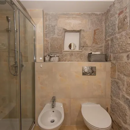 Korda Apartment